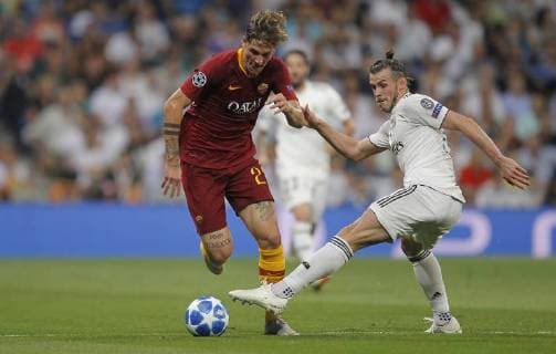 Partido de Liga de Campeones entre el Real Madrid y la Roma en el Bernabeu. En la imagen, Florenzi y Bale. Champions League match between Real Madrid and Roma. In this picture, Florenzi and Bale. 