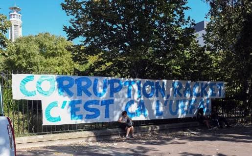 20.09.2018, xjhx, Fussball UEFA Europa League, Olympique Marseille - Eintracht Frankfurt emspor, v.l. Anti UEFA Plakat (DFL DFB REGULATIONS PROHIBIT ANY USE OF PHOTOGRAPHS as IMAGE SEQUENCES and or QUASI-VIDEO) Marseille