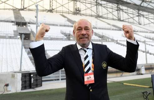 20.09.2018, xjhx, Fussball UEFA Europa League, Olympique Marseille - Eintracht Frankfurt emspor, v.l. Praesident Peter Fischer (Eintracht Frankfurt) vor dem leeren Eintracht Block (DFL DFB REGULATIONS PROHIBIT ANY USE OF PHOTOGRAPHS as IMAGE SEQUENCES and or QUASI-VIDEO) Marseille