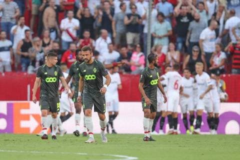 Standard s players look dejected during a match between Belgian soccer team Standard de Liege and Spanish club Sevilla FC, Thursday 20 September 2018 in Sevilla, Spain, on day one of the UEFA Europa League group stage. BRUNOxFAHY  x05430086x