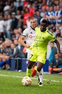 Fußball, EL, Besiktas - Sarpsborg 08 180920 Gökan Före of Besiktas and Rashad Muhammed of Sarpsborg 08 during the Europa League match between Besiktas and Sarpsborg 08 on September 20, 2018 in Istanbul. Photo: Fredrik Varfjell BILDBYRAN kod FV 150142 Copyright: FREDRIKxVARFJELL BB180920FV035