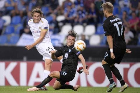 Fußball, EL, KRC Genk - Malmö FF Genk s Sander Berge and Malmo FF s defender Andreas Vindheim fight for the ball during the match between Belgian soccer team KRC Genk and Swedish club Malmo FF in Genk, Thursday 20 September 2018, on day one of the UEFA Europa League group stage. YORICKxJANSENS  x05430106x