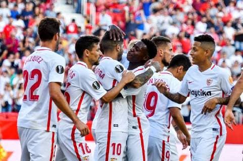 Sevilla s players jubilate a goal during the UEFA Europa League groups phase match between Sevilla and Standard Lieja, at the Sanchez Pizjuan stadium, in Seville, Andalusia, Spain, 20 September 2018. Sevilla vs. Standard Leija !ACHTUNG: NUR REDAKTIONELLE NUTZUNG!  Copyright: xRaulxCarox SEV02 20180920-636730703251314024