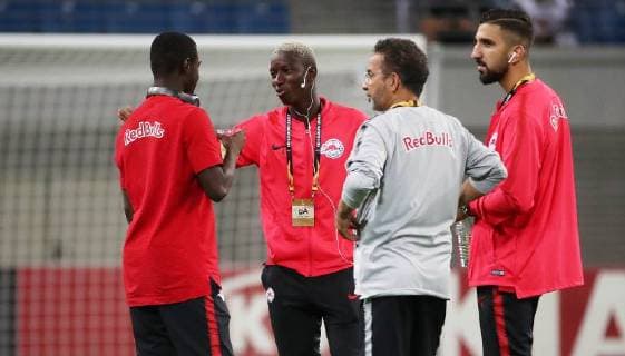 RB Leipzig - Salzburg Fussball Euro League Leipzig, 20.09.2018, Red Bull Arena, Fussball, UEFA EURO EM Europameisterschaft Fussball League , Gruppe B, 1.Spieltag, Hinspiel , RB Leipzig vs. FC Salzburg , Im Bild; Vor dem Spiel; der mit Leipzig ins Spiel gebrachte Amadou Haidara (4, Salzburg). , Gemäß den Vorgaben der UEFA ist es untersagt, in dem Stadion und oder vom Spiel angefertigte Fotoaufnahmen in Form von Sequenzbildern und oder videoähnlichen Fotostrecken zu verwerten bzw. verwerten zu lassen. ,