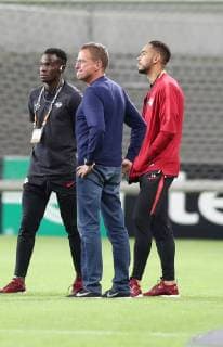 RB Leipzig - Salzburg Fussball Euro League Leipzig, 20.09.2018, Red Bull Arena, Fussball, UEFA Europa League , RB Leipzig (GER) vs. FC Salzburg (AUT) , Erwaermung vor der Partie. Im Bild v.l.: Bruma (17, RB Leipzig), Cheftrainer Ralf Rangnick (RB Leipzig) und Jean-Kevin Augustin (29, RB Leipzig). , UEFA Êregulations prohibit any use of photographs as image sequences and or quasi-video. ,