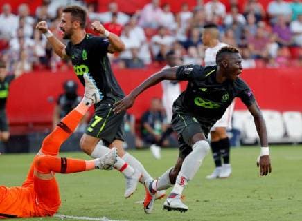 Standard Lieja s Malian midfielder Moussa Djenepo (R) jubilates a goal during the UEFA Europa League groups phase match between Sevilla and Standard Lieja, at the Sanchez Pizjuan stadium, in Seville, Andalusia, Spain, 20 September 2018. Sevilla vs. Standard Leija !ACHTUNG: NUR REDAKTIONELLE NUTZUNG!  Copyright: xJulioxMunozx SEV09 20180920-636730717725650782