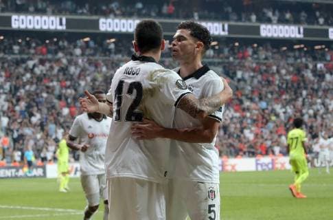 Fußball, EL, Besiktas - Sarpsborg 08 Besiktas s Enzo Roco celebrates his goal during Besiktas - Sarpsborg UEFA Europa League Group Game at Vodafone Park Stadium in Istannbul, 20th of Sept. 2018  Copyright: TolgaxAdanali 16120412