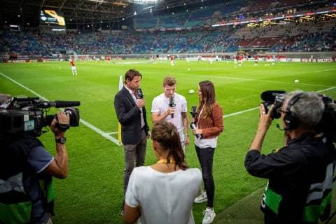 Sport Bilder des Tages Timo Werner im Interview vor dem Spiel waehrend der Begegnung in der UEFA Europa League zwischen RB Leipzig und FC Red Bull Salzburg in der Red Bull Arena am 20. September 2018 in Leipzig, Sachsen, Deutschland ( FB-EL RB Leipzig - FC Red Bull Salzburg Copyright: xEIBNER HartmutxBoesenerx EP_HBR