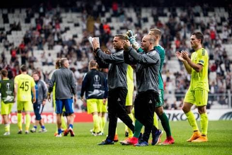 Fußball, EL, Besiktas - Sarpsborg 08 180920 Tom Freddy Aune, assistant coach, and Geir Bakke, head coach of Sarpsborg 08, after the Europa League match between Besiktas and Sarpsborg 08 on September 20, 2018 in Istanbul. Photo: Fredrik Varfjell BILDBYRAN kod FV 150142 Copyright: FREDRIKxVARFJELL BB180920FV079