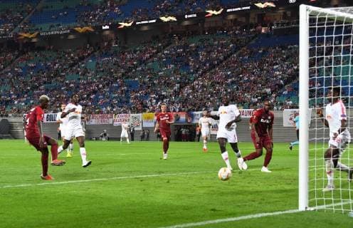 Fussball, Herren, Saison 2018 2019, Europa League (Gruppe B, 1. Spieltag) RB Leipzig - FC Salzburg, v. l. Amadou Haidara (Red Bull Salzburg) erzielt das Tor zum 2:0, 20.09. 2018, Copyright: xMatthiasxKochx