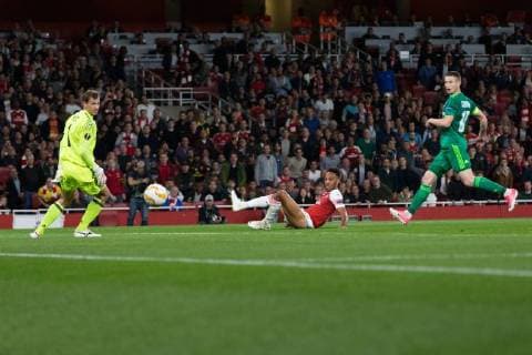 Fußball, EL, FC Arsenal - Worskla Poltawa Pierre-Emerick Aubameyang of Arsenal scores the opening goal during the UEFA Europa League Group E match at the Emirates Stadium, London. Picture date 20th September 2018. Picture credit should read: Craig Mercer Sportimage EDITORIAL USE ONLY. No use with unauthorised audio, video, data, fixture lists, club league logos or live services. Online in-match use limited to 120 images, no video emulation. No use in betting, games or single club league player publications.