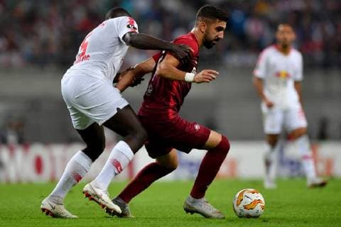 SOCCER - EL, RB Leipzig vs RBS LEIPZIG,GERMANY,20.SEP.18 - SOCCER - UEFA Europa League, group stage, RasenBallsport Leipzig vs Red Bull Salzburg. Image shows Dayot Upamecano (RB Leipzig) and Munas Dabbur (RBS). GEPAxpictures xFlorianxErtl