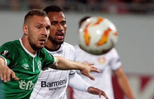 20.09.2018 Razgrad(Bulgaria) PFC Ludogorets-Bayer 04 Leverkusen Europa League men s football Isaac Kiese Thelin (R)Bayer 04 Leverkusen stopped from Cosmin Moti(L) PFC Ludogorets : 