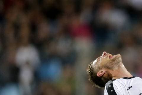 Sport Bilder des Tages Dave Turpel (F91 Duedelingen - 77) ist enttaeuscht, frustriert, Entaeuschung, Frust, Emotionen nach vergebener Torchance 20.09.2018 Fussball Europa League, Gruppenphase, Saison 2018-2019 20.09.2018 LUX, EL, F91 Düdelingen - AC Mailand (ITA) (Dudelange - Milano, Milan) Stade Josy Barthel, Luxemburg