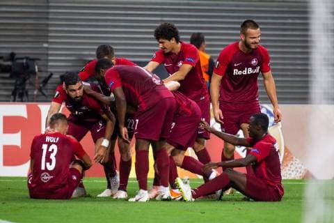 Jubel, celebration bei FC Red Bull Salzburg über das 0:1, Fussball, UEFA Europa League, RB Leipzig - FC Salzburg,