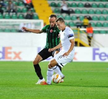 Fußball, EL, Akhisar Belediyespor - FK Krasnodar Krasnodar s Viktor Claesson (R) with Akhisar Belediyespor s Avdija Vrsajevic (L) , during the Europa League Group J soccer match between Akhisar Belediyespor and Krasnodar in Akhisar, Thursday, Sept. 20, 2018. (  Copyright: AhmetxUnsalx-xDepoxPhotos 16120294