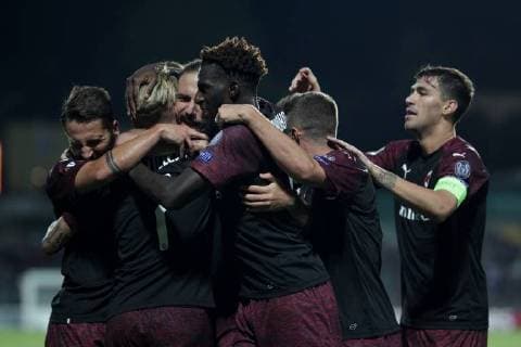 Milan jubelt, freut sich, Jubel, Freude nach dem 0:1 durch Gonzalo Higuain (AC Mailand, Milan 9) - mit Samu Castillejo (AC Mailand, Milan 7), Tiemoue Bakayoko (AC Mailand, Milan 14), Alessio Romagnoli (Kapitän AC Mailand, Milan 13) 20.09.2018 Fussball Europa League, Gruppenphase, Saison 2018-2019 20.09.2018 LUX, EL, F91 Düdelingen - AC Mailand (ITA) (Dudelange - Milano, Milan) Stade Josy Barthel, Luxemburg