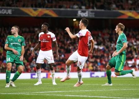 & xa7;20th September 2018, Emirates Stadium, London, England; UEFA Europa League football, Arsenal versus Vorskla Poltava; Mesut Ozil of Arsenal scores his sides 4th goal in the 74th minute to make it 4-0  ActionPlus12064078 JohnxPatrickxFletcher