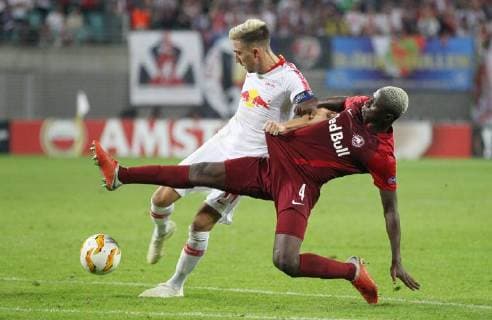 GER, Europa League, Gruppen B, RasenBallsport Leipzig vs Besiktas Istanbul 20.09.18 , Leipzig, Red Bull Arena, GER, Saison 2018 2019, UEFA Europa League, Gruppe B, 1.Spieltag von 6 RasenBallsport Leipzig vs FC Red Bull Salzburg im Bild Kevin Kampl (Leipzig) gegen Amadou Haidara (Salzburg) DFL regulations prohibit any use of photographs as image sequences and or quasi-video