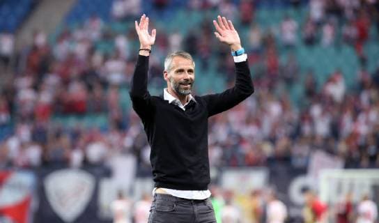 RB Leipzig - Salzburg Fussball Euro League Leipzig, 20.09.2018, Red Bull Arena, Fussball, UEFA EURO EM Europameisterschaft Fussball League , Gruppe B, 1.Spieltag, Hinspiel , RB Leipzig vs. FC Salzburg , Im Bild; Trainer Marco Rose (FC Salzburg) feiert nach dem Spiel mit den Salzburger Fans. , Gemäß den Vorgaben der UEFA ist es untersagt, in dem Stadion und oder vom Spiel angefertigte Fotoaufnahmen in Form von Sequenzbildern und oder videoähnlichen Fotostrecken zu verwerten bzw. verwerten zu lassen. ,