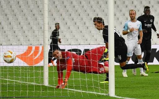 20.09.2018, xjhx, Fussball UEFA Europa League, Olympique Marseille - Eintracht Frankfurt emspor, v.l. Yohann Pele (Olympique Marseille), Lucas Torro (Eintracht Frankfurt) Goal scored, erziehlt das Tor zum 1:1 (DFL DFB REGULATIONS PROHIBIT ANY USE OF PHOTOGRAPHS as IMAGE SEQUENCES and or QUASI-VIDEO) Marseille
