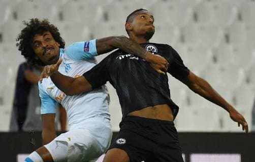 20.09.2018, xjhx, Fussball UEFA Europa League, Olympique Marseille - Eintracht Frankfurt emspor, v.l. Luiz Gustavo (Olympique Marseille), Sebastien Haller (Eintracht Frankfurt) (DFL DFB REGULATIONS PROHIBIT ANY USE OF PHOTOGRAPHS as IMAGE SEQUENCES and or QUASI-VIDEO) Marseille