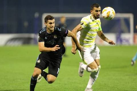 Zagreb, 20.9.2018. - Stadion Maksimir, UEFA EUROPA LEAGUE - 2018 19 SEASON GNK Dinamo Zagreb (dark-blue) - Fenerbahçe SK (yellow) 4:1, Group D - Matchday 1 Amer Gojak (14) vs Mehmet Topal (5) 