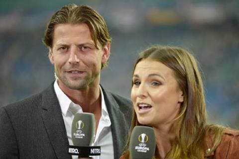 UEFA Europa League 2018 2019 Gruppenphase Group Stage, 1. Spieltag, RB Leipzig vs. FC Salzburg (Red Bull Salzburg) (20.09.2018) RTL-Nitro-Moderatorin Laura Wontorra (re.) mit Fußballexperte Roman Weidenfeller (li.). Leipzig Sachsen Deutschland