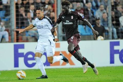 Patrick Stumpf, F91 Dudelange- 21, im Laufduell mit Tiemoue Bakayoko, AC Milan- 14, beim Europa League Spiel zwischen dem F 91 Dudelange, Luxemburg und dem AC Mailand, Italien, am 20.09.18, F 91 Dudelange, Luxemburg vs AC Mailand, Italien, Europa League, Luxemburg Copyright: xEIBNER PeterxFranzx EP_PFZ