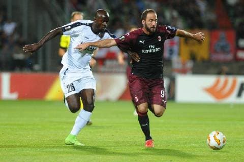 ?Jerry Prempeh, F91 Dudelange- 26, und Gonzalo Higuain, AC Milan- 9, beim Europa League Spiel zwischen dem F 91 Dudelange, Luxemburg und dem AC Mailand, Italien, am 20.09.18, F 91 Dudelange, Luxemburg vs AC Mailand, Italien, Europa League, Luxemburg Copyright: xEIBNER PeterxFranzx EP_PFZ
