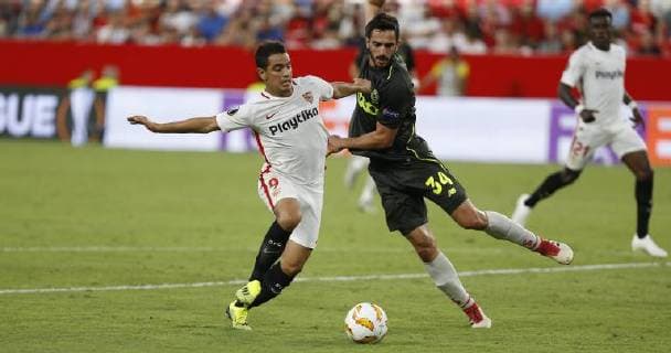 Partido de la Europa League entre el Sevilla y el Standard de Lieja en el Pizjuan. En la imagen, Ben Yedder logra uno de sus goles.Europa League match between Sevilla and Standard Liege. In this picture, Ben Yedder scores one of their goals. 