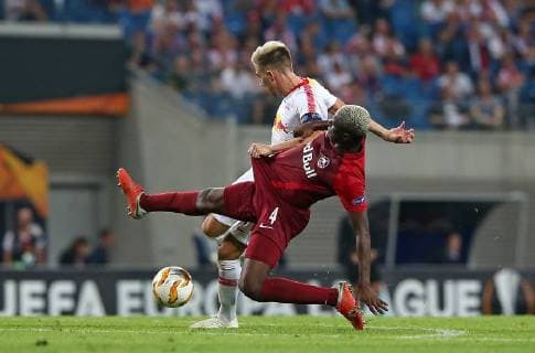 20.09.2018, Fussball UEFA Europa League 2018 2019, Gruppenphase, 1.Spieltag, RB Leipzig - FC Salzburg, in der Red Bull Arena Leipzig. (L-R) Kevin Kampl (RB Leipzig) im Zweikampf mit Amadou Haidara (RB Salzburg)