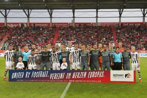 2. Bundesliga - Fußball - FC Ingolstadt 04 - FC St. Pauli - Teamfoto United by Football 2. BL - FC Ingolstadt 04 Saison 2018 2019 FC St. Pauli