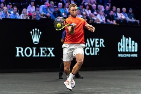 CHICAGO, IL - SEPTEMBER 21: Team World Jack Sock of the United States returns a shot against Team Europe Kyle Edmund of Great Britain during their Men s Singles match on day one of the 2018 Laver Cup at the United Center on September 21, 2018 in Chicago, Illinois. (Photo by Robin Alam Icon Sportswire) TENNIS: SEP 21 Laver Cup Icon164180921111 EDITORIAL USE ONLY
