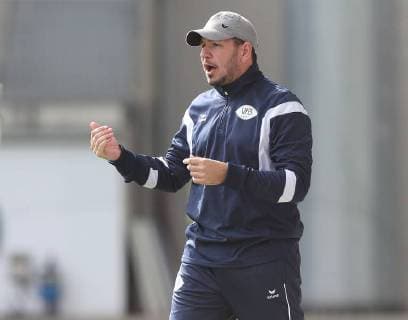 Cheftrainer ARCO ELIA (VfB Oldenburg)