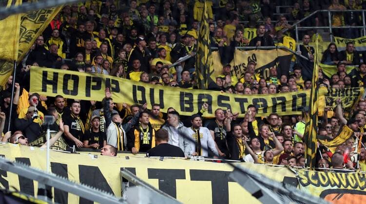 Sport Themen der Woche KW38 Sport Bilder des Tages TSG 1899 Hoffenheim - Borussia Dortmund Deutschland, Sinsheim, 22.09.2018, Fussball, Bundesliga, Saison 2018 2019, 4. Spieltag, TSG 1899 Hoffenheim - Borussia Dortmund: Borussia Dortmund Fans mit Dietmar Hopp Plakat, DFL REGULATIONS PROHIBIT ANY USE OF PHOTOGRAPHS AS IMAGE SEQUENCES AND OR QUASI-VIDEO. *** TSG 1899 Hoffenheim Borussia Dortmund Germany Sinsheim 22 09 2018 Soccer Bundesliga Season 2018 2019 4 Day TSG 1899 Hoffenheim Borussia Dortmund Fans with Dietmar Hopp DFL REGULATIONS PROHIBIT ANY USE OF PHOTOGRAPH AS IMAGE SEQUENCES AND OR QUASI VIDEO
