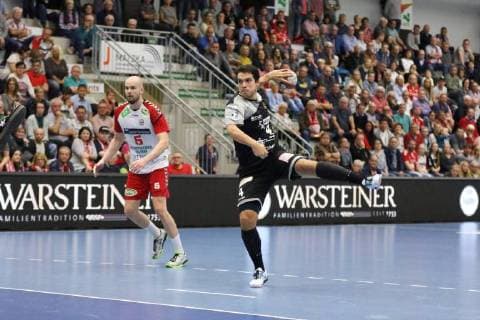 Gabor Pulay (HC ELbflorenz Dresden 4) fuehrt einen Siebenmeter aus, ASV Hamm-Westfalen vs HC Elbflorenz Dresden, Handball, 2. Bundesliga, 22.09.2018, ASV Hamm-Westfalen vs HC Elbflorenz Dresden, Handball, 2. Bundesliga, 22.09.2018 Hamm Copyright: xEibner Jan_Strohdiekx EP_JSK