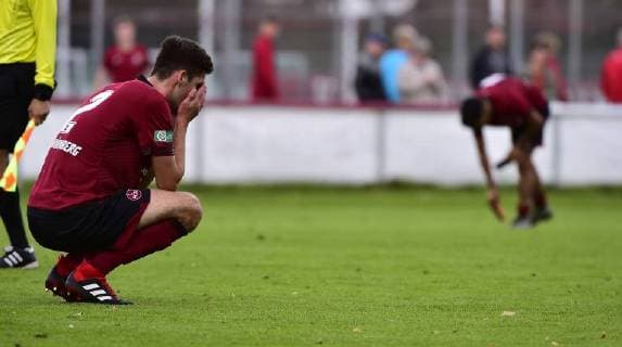 22.09.2018 - Fussball - Saison 2018 2019 - Bundesliga Süd Südwest - 7. Spieltag: 1. FC Nürnberg Nuernberg FCN U17 U 17 B-Junioren ( Club ) - 1. FSV Mainz 05 U17 - - Elia Schoppel (2, 1.FC Nürnberg FCN ) enttäuscht Enttäuschung nach Spielende *** 22 09 2018 Football Season 2018 2019 Bundesliga South Southwest 7 Gameday 1 FC Nuremberg Nuernberg FCN U17 B Juniors Club 1 FSV Mainz 05 U17 Elia Schoppel 2 1 FC Nuremberg FCN disappointed disappointment after the match ended