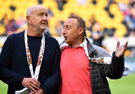 v.l.: Hans-Jürgen Kreische mit Joachim Streich, 04.08.2018, Fussball, GER, Saison 2018 2019, 2. Bundesliga, 6. Spieltag, Rudolf-Harbig-Stadion Dresden, SG Dynamo Dresden - SV Darmstadt 98, DFL REGULATIONS PROHIBIT ANY USE OF PHOTOGRAPHS as IMAGE SEQUENCES and or QUASI-VIDEO, *** l Hans Jürgen Kreische with Joachim Streich 04 08 2018 Soccer GER Season 2018 2019 2 Bundesliga 6 Gameday Rudolf Harbig Stadion Dresden SG Dynamo Dresden SV Darmstadt 98 DFL REGULATIONS PROHIBIT ANY USE OF PHOTOGRAPH as IMAGE SEQUENCES and or QUASI VIDEO