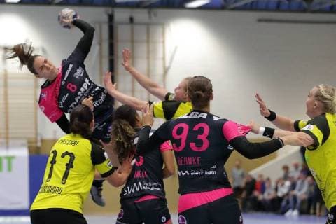 Monika Kobylinska (Tus Metzingen) beim Sprungwurf 180922-BVB vs TUS Metzingen; Saison 2018 19; 1. Bundesliga, Spiel 3, Sporthalle Bleichstein, Herdecke Handball, 1. Liga Frauen, Borussia Dortmund Handball - Tussies Metzingen, 22.09.2018 Dortmund Copyright: xEIBNER Stummbilligx EP_EER