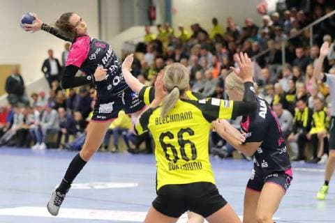 Monika Kobylinska (Tus Metzingen) beim Sprungwurf 180922-BVB vs TUS Metzingen; Saison 2018 19; 1. Bundesliga, Spiel 3, Sporthalle Bleichstein, Herdecke Handball, 1. Liga Frauen, Borussia Dortmund Handball - Tussies Metzingen, 22.09.2018 Dortmund Copyright: xEIBNER Stummbilligx EP_EER