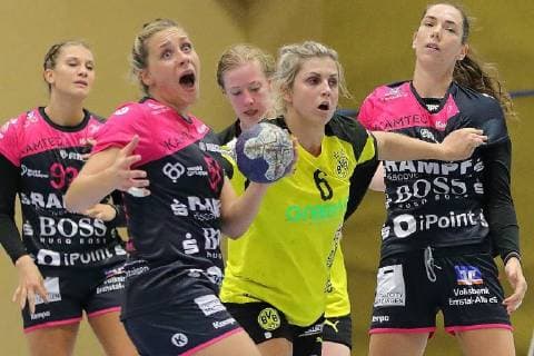 Marija Obradovic (Tus Metzingen), 2vl. und Saskia Weisheitel (BVB) 180922-BVB vs TUS Metzingen; Saison 2018 19; 1. Bundesliga, Spiel 3, Sporthalle Bleichstein, Herdecke Handball, 1. Liga Frauen, Borussia Dortmund Handball - Tussies Metzingen, 22.09.2018 Dortmund Copyright: xEIBNER Stummbilligx EP_EER