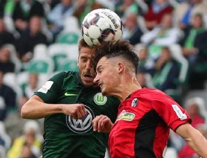 VfL vs Freiburg, 1. BL Wolfsburg, 22.09.2018, FUßBALL - VfL Wolfsburg vs SC Freiburg,1. BL Saison 2018-2019, Volkswagen Arena. Bild zeigt: Ignacio Camacho (VfL Wolfsburg), Robin Koch (SC Freiburg) DFL REGULATIONS PROHIBIT ANY USE OF PHOTOGRAPHS AS IMAGE SEQUENCES AND OR QUASI-VIDEO. Wolfsburg *** VfL vs Freiburg 1 BL Wolfsburg 22 09 2018 FOOTBALL VfL Wolfsburg vs SC Freiburg 1 BL Season 2018 2019 Volkswagen Arena Picture shows Ignacio Camacho VfL Wolfsburg Robin Koch SC Freiburg DFL REGULATIONS PROHIBIT ANY USE OF PHOTOGRAPH AS IMAGE SEQUENCES AND OR QUASI VIDEO Wolfsburg