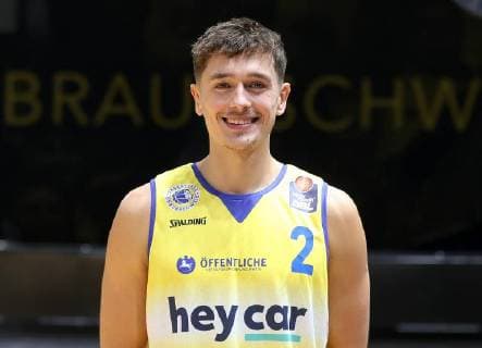 Dennis Nawrocki (Braunschweiger Basketball Loewen)
