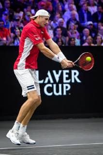 CHICAGO, IL - SEPTEMBER 23: Team World s John Isner of the United States of America returns a ball during a doubles match on day three of the 2018 Laver Cup on September 23, 2018, at the United Center in Chicago, Illinois. Sock & Isner beats Federer & Zverev 4-6, 7-6(2), 11-9 . (Photo by Daniel Bartel Icon Sportswire) TENNIS: SEP 23 Laver Cup Icon180923006 EDITORIAL USE ONLY