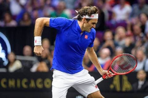 Sport Bilder des Tages CHICAGO, IL - SEPTEMBER 23: Team Europe s Roger Federer of Switzerland celebrates winning the second set during a singles match on day three of the 2018 Laver Cup on September 23, 2018, at the United Center in Chicago, Illinois. Federer beats Isner 6-7 (5) 7-6 (8) 10-7 . (Photo by Daniel Bartel Icon Sportswire) TENNIS: SEP 23 Laver Cup Icon180923032 EDITORIAL USE ONLY