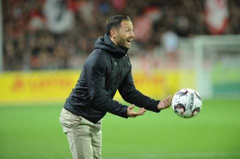 Domenico Tedesco (Cheftrainer FC Schalke 04) DFL regulations prohibit any use of photographs as image sequences and or quasi-video. GER, Fussball, 1. Bundesliga, SC Freiburg - FC Schalke 04, 25.09.2018 Freiburg Copyright: xEIBNER-Pressefoto Sven_Laeglerx EP_SLR