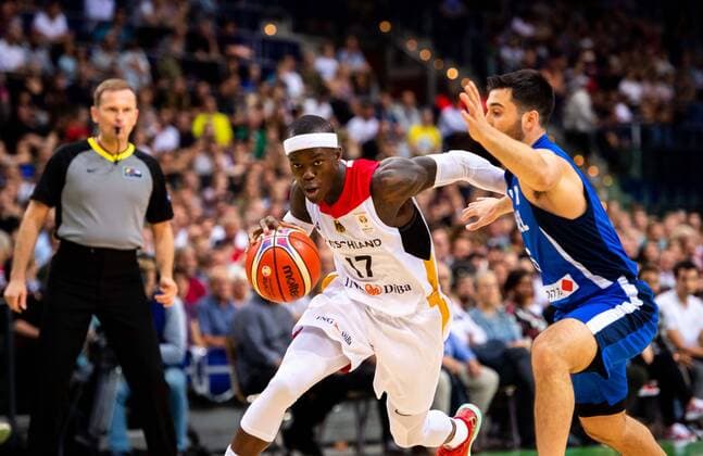 Basketball Leipzig 16.09.2018 European Qualifier World Cup Qualifier Deutschland (GER) - Israel (ISR) Dennis Schröder Schroeder (Deutschland, No.17) Schröder Tamir Blatt re.
