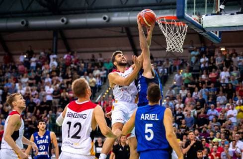 Basketball Leipzig 16.09.2018 European Qualifier World Cup Qualifier Deutschland (GER) - Israel (ISR) Maximilian Kleber (Deutschland, No.24)