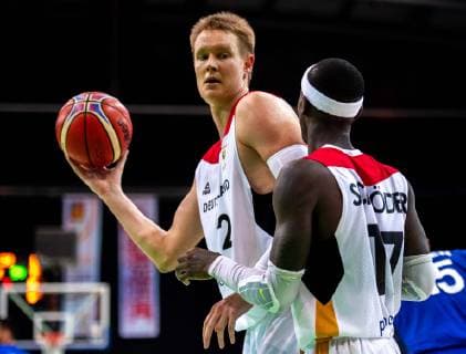 Basketball Leipzig 16.09.2018 European Qualifier World Cup Qualifier Deutschland (GER) - Israel (ISR) Robin Benzing (Deutschland, No.12) Dennis Schröder Schroeder (Deutschland, No.17) Schröder
